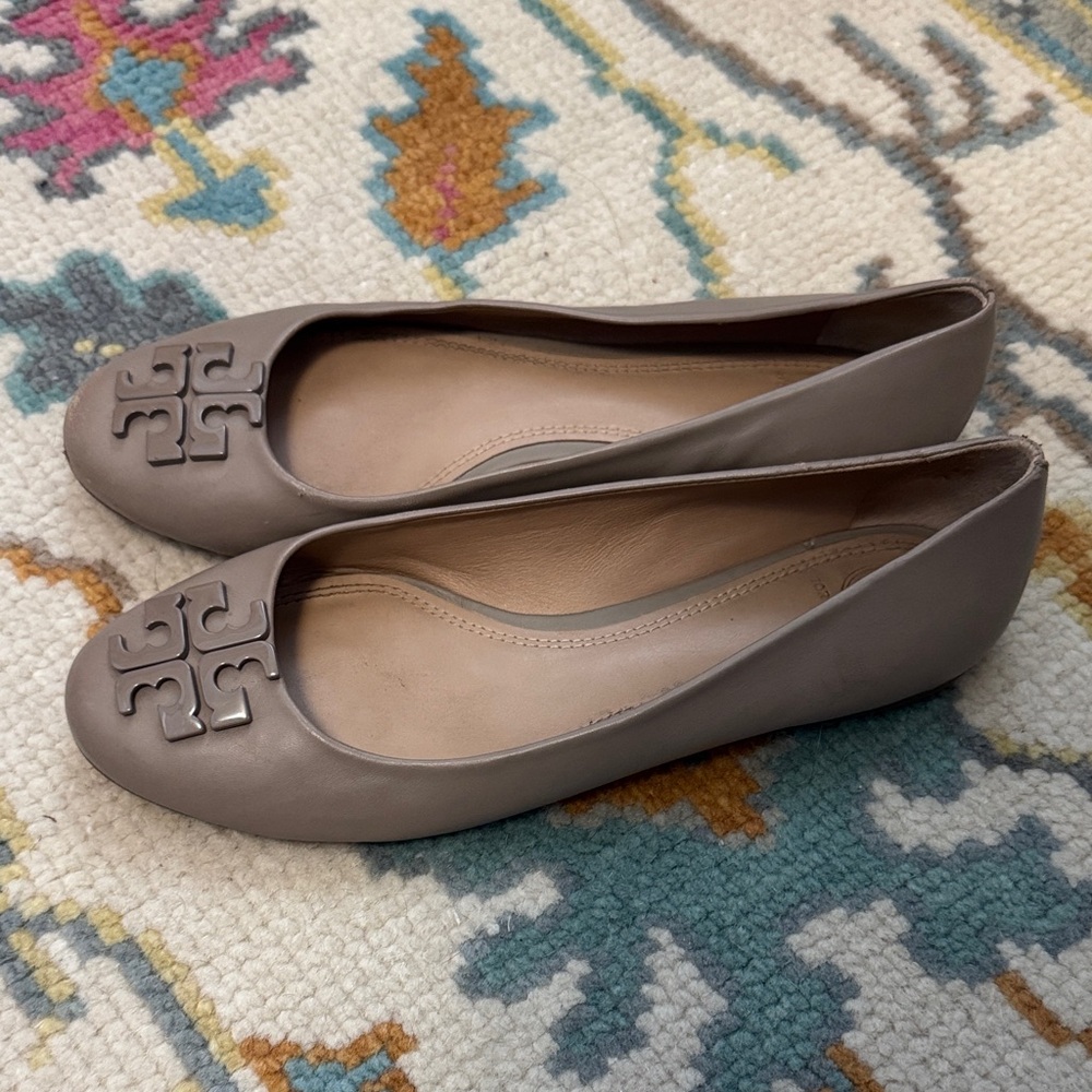 Tory Burch Women's Taupe Ballet Flats